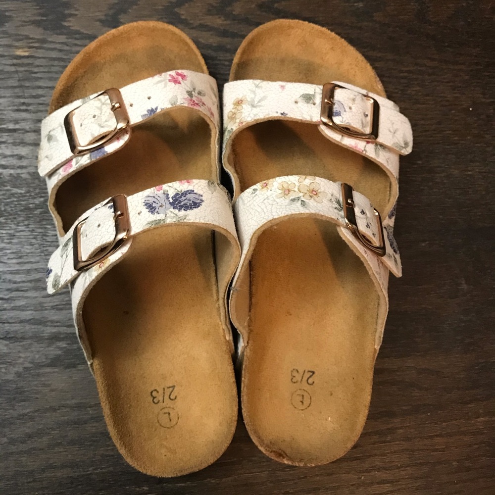 Burk style sandals. Floral. Size 2/3